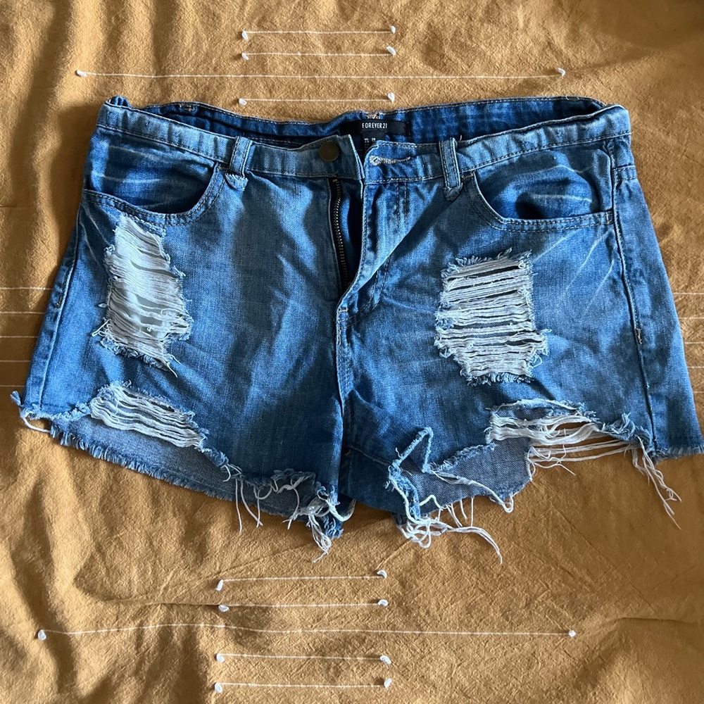 Forever 21 Distressed Denim Jean Shorts Size 28